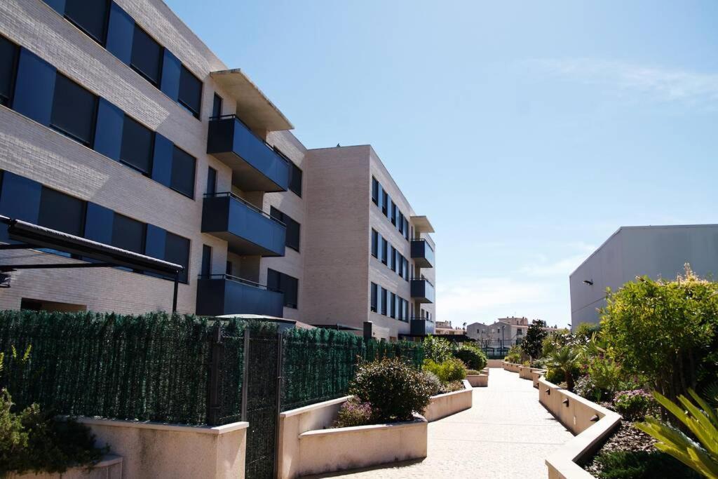 Apartamento Diseno A Cien Metros Del Mar. Torredembarra Exterior photo